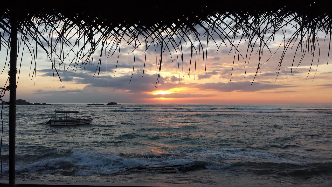 Coral Seas Beach Hikkaduwa Luaran gambar