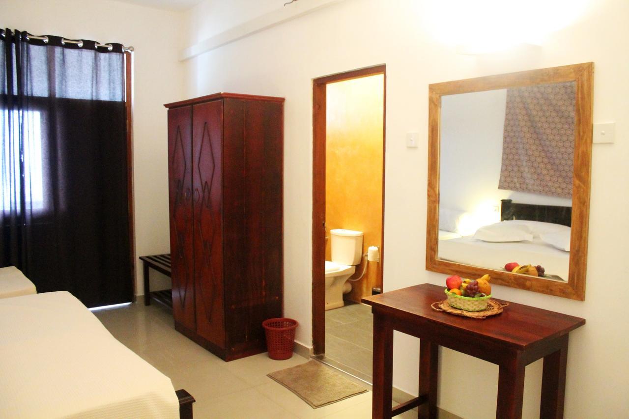 Coral Seas Beach Hikkaduwa Luaran gambar