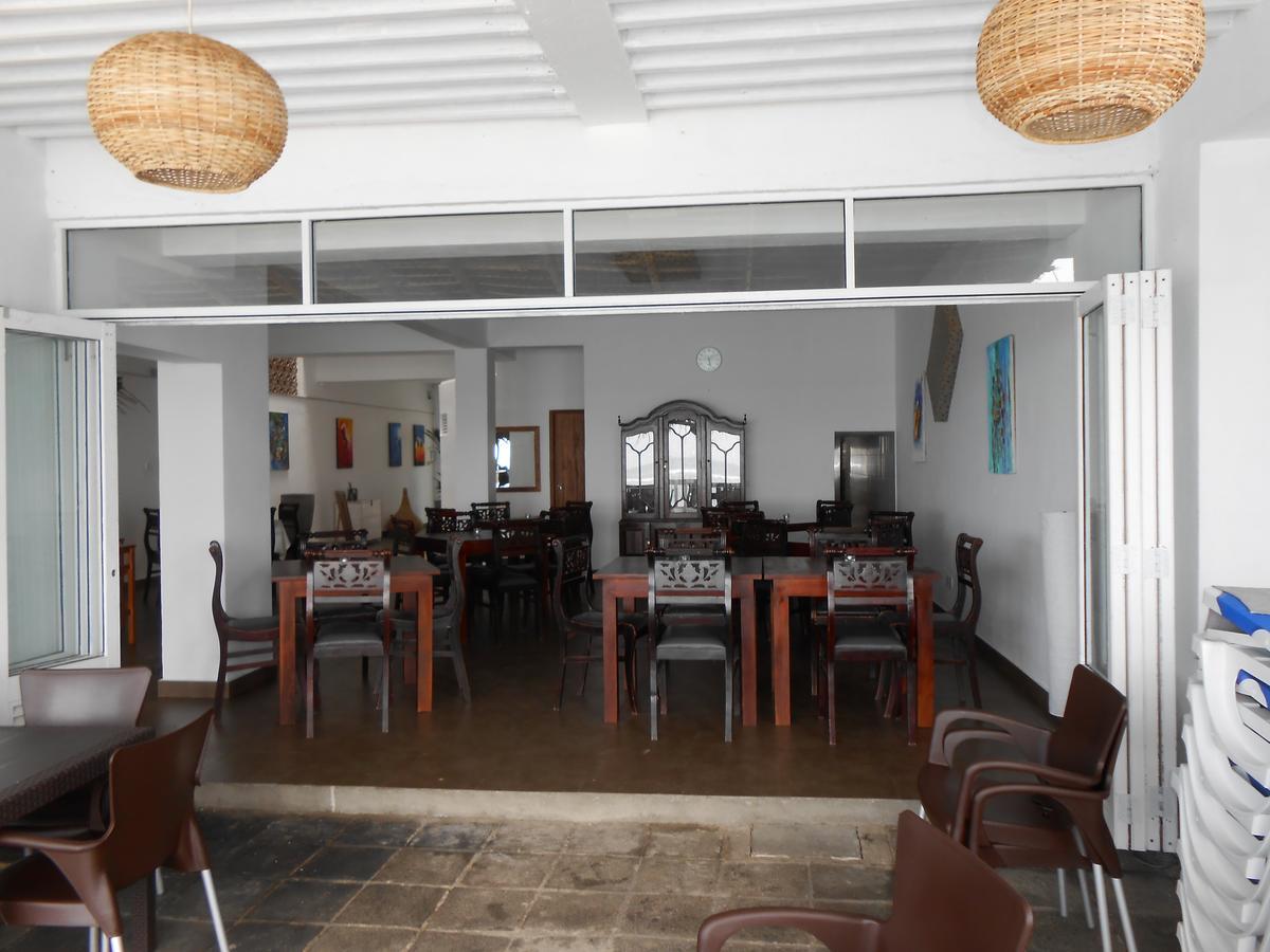 Coral Seas Beach Hikkaduwa Luaran gambar