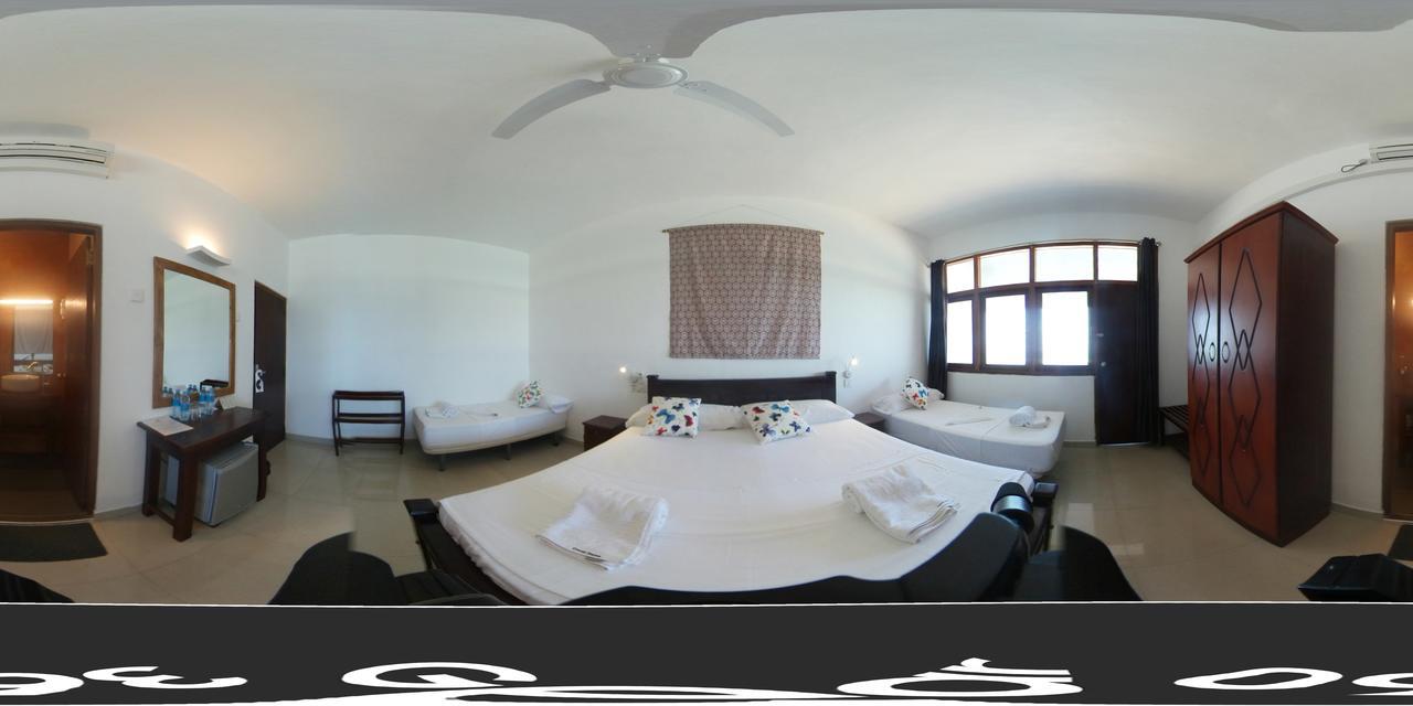 Coral Seas Beach Hikkaduwa Luaran gambar
