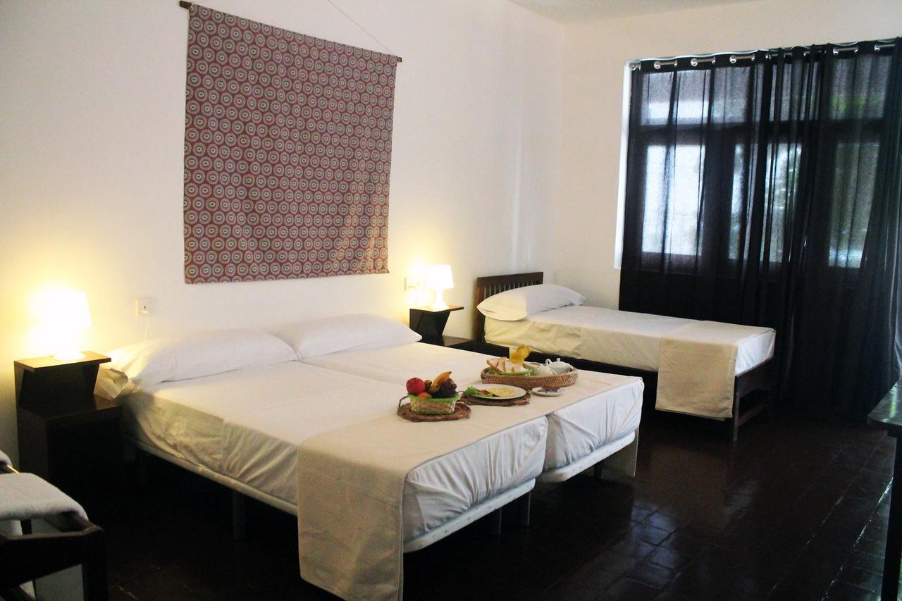 Coral Seas Beach Hikkaduwa Luaran gambar